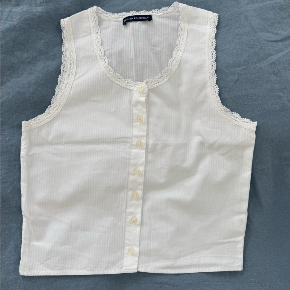 100% cotton Brandy Melville tank with lace details and buttons